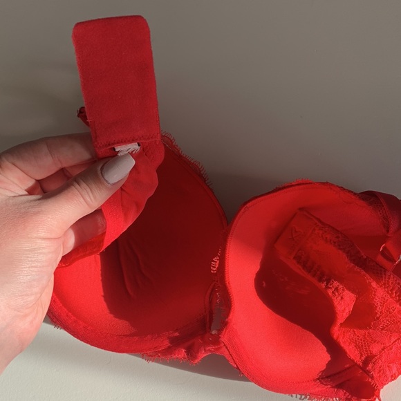 VS 32DD Red Push-up Dream Angels Lace Bra - Used Like New Tags Removed - Picture 3 of 4